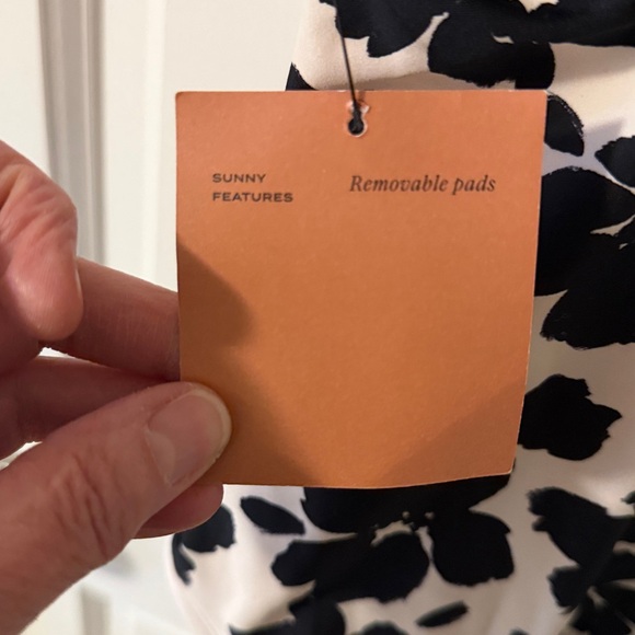 Shade and Shore Women’s Floral Black and Cream one-piece Swimsuit Size Large NEW - Picture 7 of 7